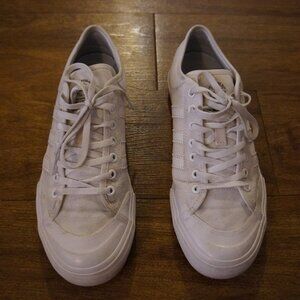 White Canvas Adidas Sneakers Size 8.5 Street Skateboarding Low Top La Marque Aux